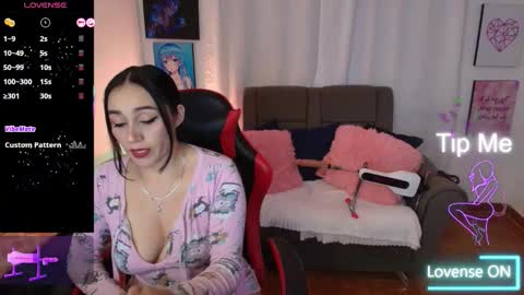 Snapshot of yeliana_sexy chatting on September 19, 2025, 7:43 am Valery online show from September 19, 2025, 7:43 am