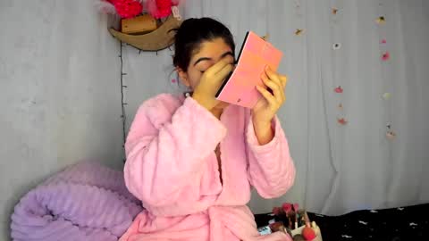 YELINA online show from October 13, 2025, 6:08 pm