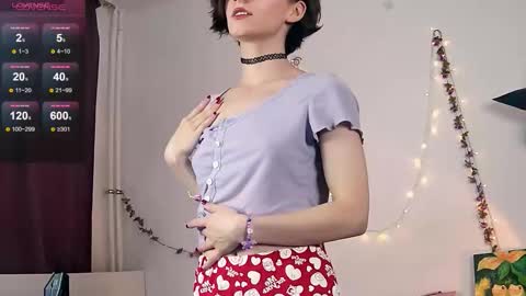 Snapshot of yellow_songbird chatting on October 8, 2025, 3:42 pm Liya online show from October 8, 2025, 3:42 pm