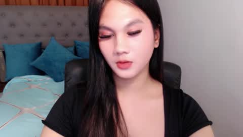 Snapshot of yen_bente chatting on October 19, 2025, 11:05 pm Yen online show from October 19, 2025, 11:05 pm