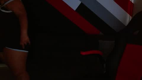 Yera  online show from November 2, 2025, 12:29 pm