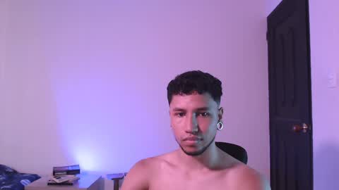 Snapshot of yerfon_s1 chatting on January 15, 2025, 7:55 pm Yeff ind. model online show from January 15, 2025, 7:55 pm