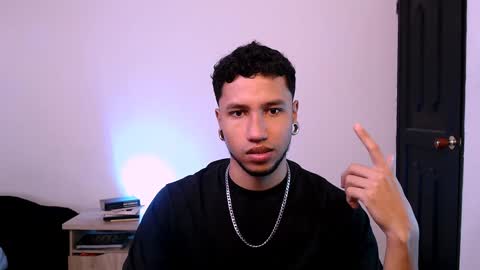 Snapshot of yerfon_s1 chatting on January 20, 2025, 4:45 pm Yeff ind. model online show from January 20, 2025, 4:45 pm