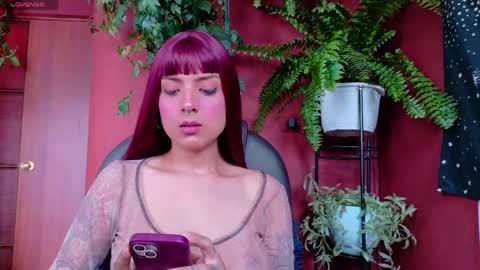 yeriawaddell  online show from April 10, 2026, 8:24 pm