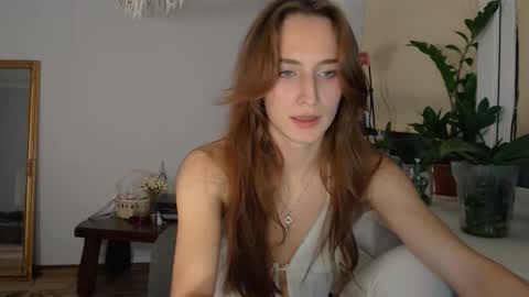 Snapshot of yes_to_heaven chatting on October 18, 2025, 8:42 pm Zoe online show from October 18, 2025, 8:42 pm