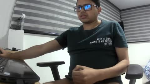 yesidxxx123_ online show from July 15, 2026, 3:45 am