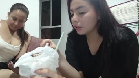 yessica and andres online show from May 11, 2026, 3:12 am