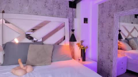 Snapshot of yessica_monteiro chatting on October 9, 2025, 12:25 pm Yessica online show from October 9, 2025, 12:25 pm