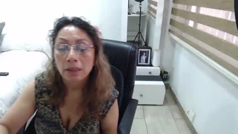 Snapshot of yessilatin chatting on December 10, 2024, 7:11 pm jessy online show from December 10, 2024, 7:11 pm