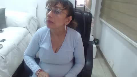 Snapshot of yessilatin chatting on December 18, 2024, 11:40 pm jessy online show from December 18, 2024, 11:40 pm