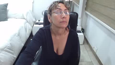 Snapshot of yessilatin chatting on March 8, 2025, 12:11 am jessy online show from March 8, 2025, 12:11 am
