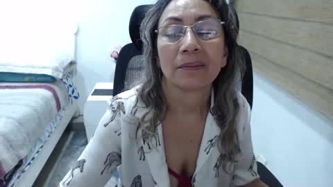 Snapshot of yessilatin chatting on April 27, 2026, 3:26 am jessy online show from April 27, 2026, 3:26 am