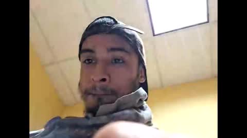 yezzi_1997 online show from October 23, 2025, 12:32 am