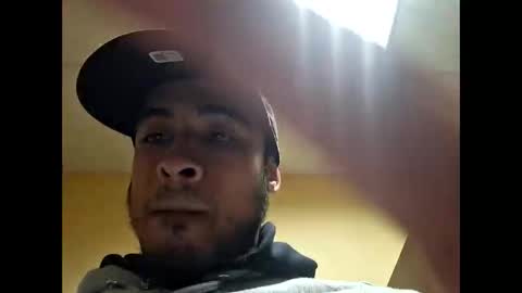 yezzi_1997 online show from December 2, 2025, 3:34 am