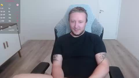 Snapshot of yhdxhy chatting on October 8, 2025, 2:58 pm James online show from October 8, 2025, 2:58 pm