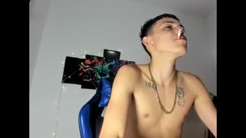 yherferson_45 online show from April 12, 2026, 5:12 am