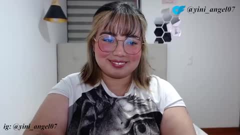Snapshot of yini_angel07 chatting on November 9, 2025, 1:37 am hii i am yini online show from November 9, 2025, 1:37 am