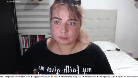 hii i am yini online show from April 15, 2026, 3:57 am