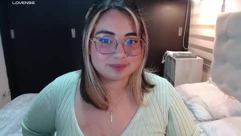 hii i am yini online show from June 25, 2026, 5:12 am