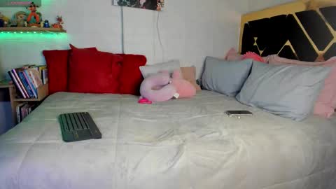 lucy online show from January 8, 2026, 2:25 am