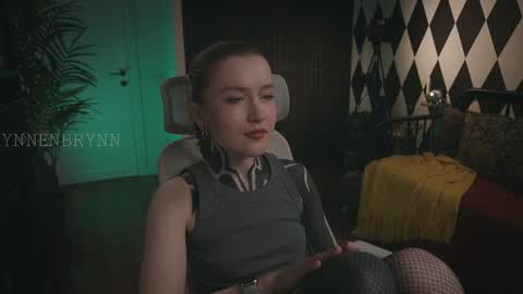 ynnenbrynn online show from January 26, 2025, 12:01 pm