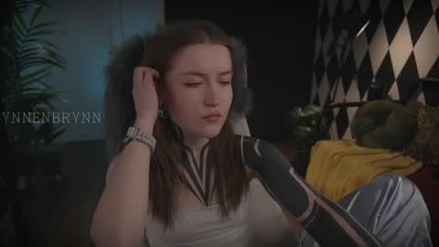 ynnenbrynn online show from January 29, 2025, 1:38 pm