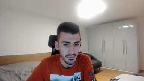 yoda130305 online show from November 2, 2025, 4:53 pm