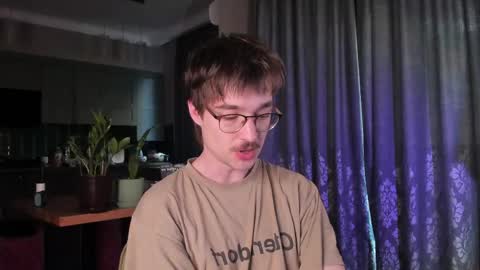 Max online show from May 11, 2026, 3:34 am