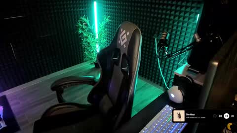 You can ask my name in pm online show from December 4, 2025, 6:27 pm