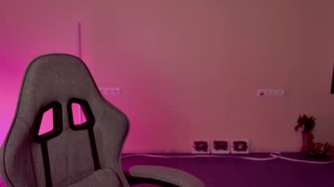 Snapshot of yoka_paradoxxx chatting on February 4, 2026, 9:15 am yoka_paradoxxx online show from February 4, 2026, 9:15 am