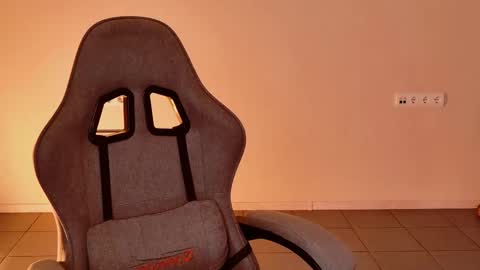 Snapshot of yoka_paradoxxx chatting on February 18, 2026, 9:05 am yoka_paradoxxx online show from February 18, 2026, 9:05 am