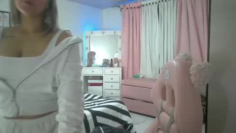 Snapshot of yokiko_daring chatting on September 9, 2025, 1:43 pm yokiko online show from September 9, 2025, 1:43 pm