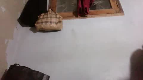 yolandrina05 online show from September 12, 2025, 4:40 pm