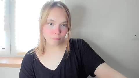 Snapshot of yomoyoo chatting on February 15, 2025, 1:49 pm yomoyoo online show from February 15, 2025, 1:49 pm