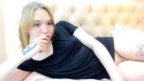 Snapshot of yomoyoo chatting on February 20, 2025, 6:57 pm yomoyoo online show from February 20, 2025, 6:57 pm