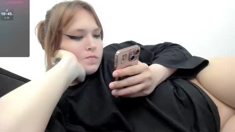 Snapshot of yomoyoo chatting on November 13, 2025, 8:30 pm yomoyoo online show from November 13, 2025, 8:30 pm