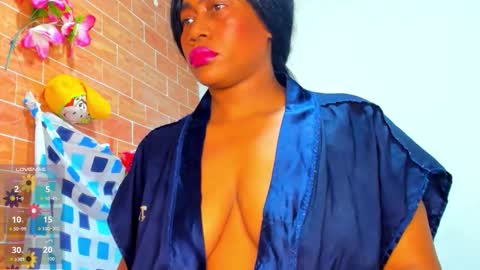 yonnsol_avril online show from November 16, 2025, 5:51 pm