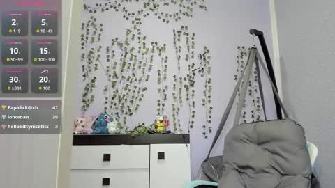 yoonhee_ki online show from April 30, 2026, 2:34 pm