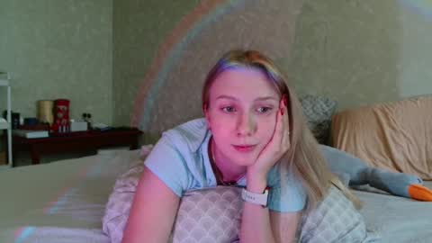 Snapshot of you_cant_forget chatting on September 10, 2025, 1:44 pm you_cant_forget online show from September 10, 2025, 1:44 pm