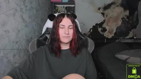 Snapshot of you_lika chatting on September 28, 2025, 5:18 pm Lika online show from September 28, 2025, 5:18 pm