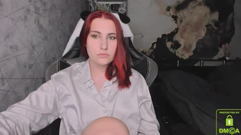 Snapshot of you_lika chatting on October 5, 2025, 3:21 pm Lika online show from October 5, 2025, 3:21 pm