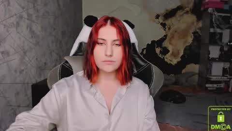 Snapshot of you_lika chatting on October 24, 2025, 3:19 pm Lika online show from October 24, 2025, 3:19 pm