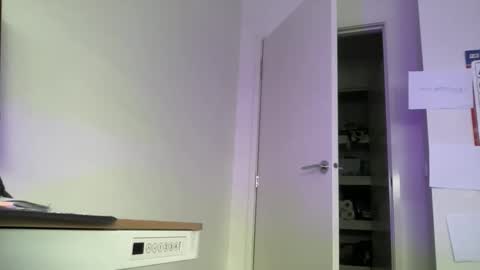 Snapshot of you_squirt chatting on March 22, 2026, 10:57 pm Blackmeat online show from March 22, 2026, 10:57 pm