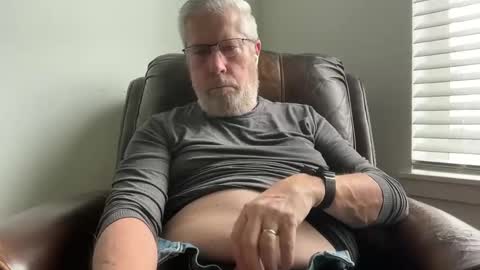 Snapshot of yougogirl_3 chatting on December 29, 2024, 8:15 pm Colorado Guy Straight online show from December 29, 2024, 8:15 pm