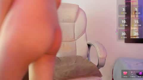 Snapshot of youn_rider chatting on May 26, 2026, 8:05 pm NICOLS online show from May 26, 2026, 8:05 pm