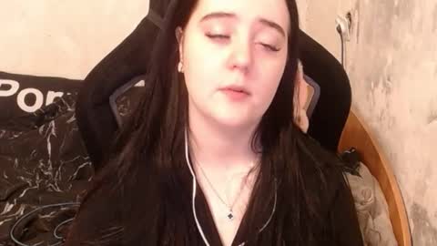 your_8a8y online show from October 14, 2025, 7:31 am