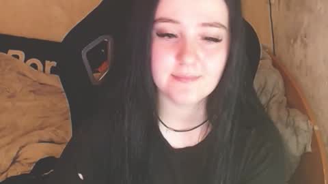 Snapshot of your_8a8y chatting on February 4, 2026, 1:28 pm your_8a8y online show from February 4, 2026, 1:28 pm