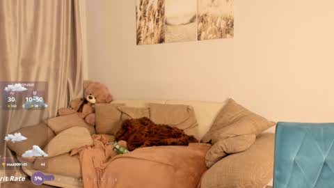 Camilla online show from November 14, 2025, 3:11 pm