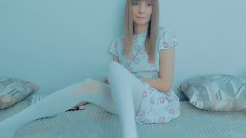 Lily online show from October 14, 2025, 4:02 am