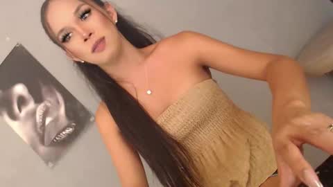 Snapshot of your_dirty_muse chatting on February 21, 2026, 6:53 pm LARA online show from February 21, 2026, 6:53 pm